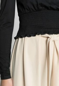 Even&Odd Damen SHIRRING DETAIL LONG SLEEVE CROP WITH GATHER - Langarmshirt - Black -Even&Odd Verkäufe 88e66fbdacd742699995c51e3e12c855