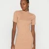 Even&Odd Damen PERKIN NECK SHORT SLEEVE DRESS - Strickkleid - Camel -Even&Odd Verkäufe 923403aba0d84046a6b6f092408901f9