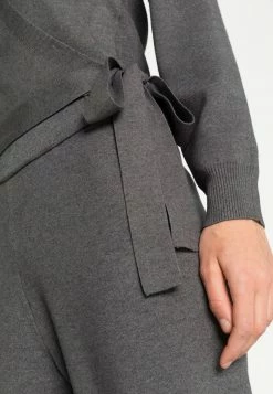 Even&Odd Damen WRAPPED CARDIGAN SET - Strickjacke - Mottled Dark Grey 11 Even&Odd Damen WRAPPED CARDIGAN SET - Strickjacke - Mottled Dark Grey -Even&Odd Verkäufe b319bb32e84b467ea864488c2aa2802a