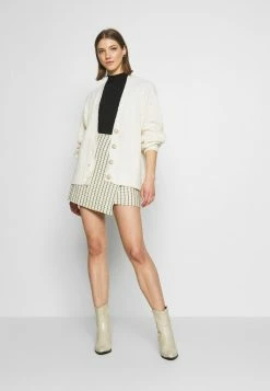 Even&Odd Damen T-Shirt Basic - Black 8 Even&Odd Damen T-Shirt Basic - Black -Even&Odd Verkäufe b7f4cbe065a64a558c21abc0ccceb1f1