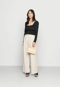 Even&Odd Damen SHIRRING DETAIL LONG SLEEVE CROP WITH GATHER - Langarmshirt - Black -Even&Odd Verkäufe db5a4397fea048819879bce2496fabec